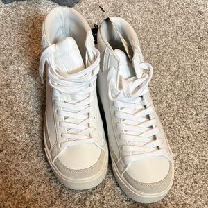 NWT No Boundaries Sneaker